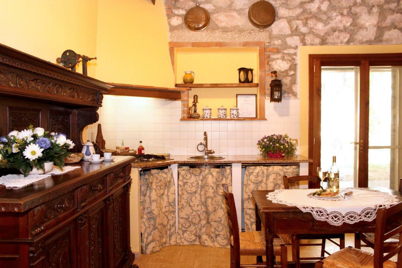 Вилла Agriturist Prile Кастильоне-делла-Пеская Экстерьер фото