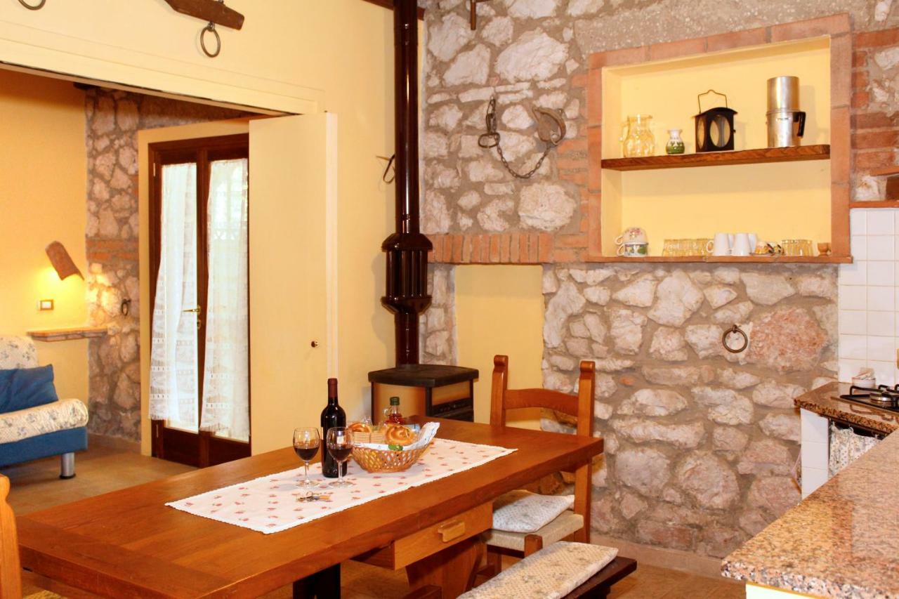Вилла Agriturist Prile Кастильоне-делла-Пеская Экстерьер фото